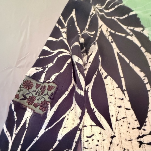 Custo Barcelona Black/Green Leaf Print Long Sleeve Top Size 2/Medium MSRP $350 - Picture 6 of 10